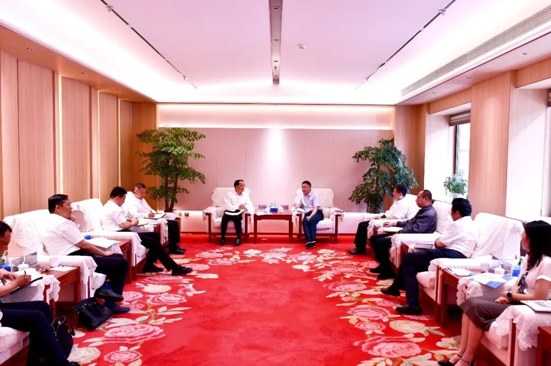 德州市委书记朱开国一行到访集团